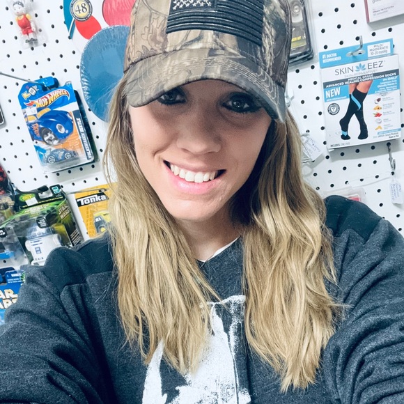 Meet your Posher, PINK COMPANY - Picture 4 of 5